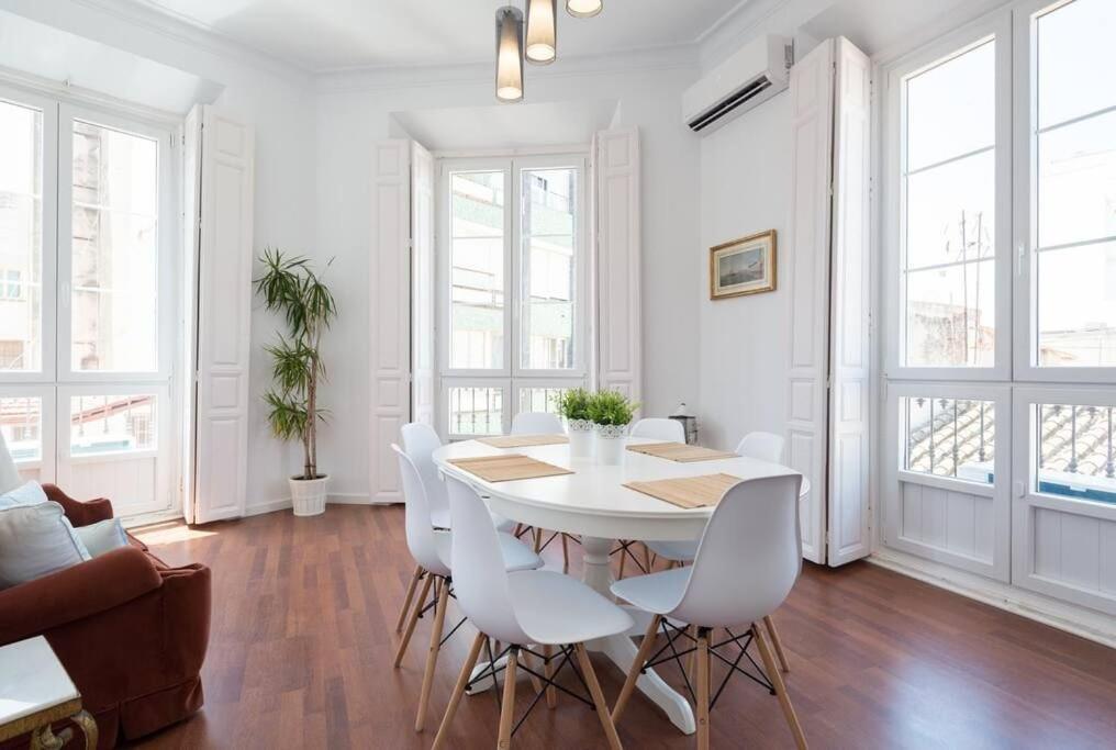 Sunny Apartment *